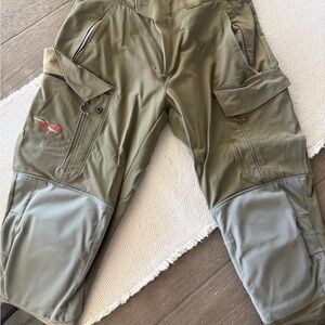 Men's Green Cargo Pants with Pockets